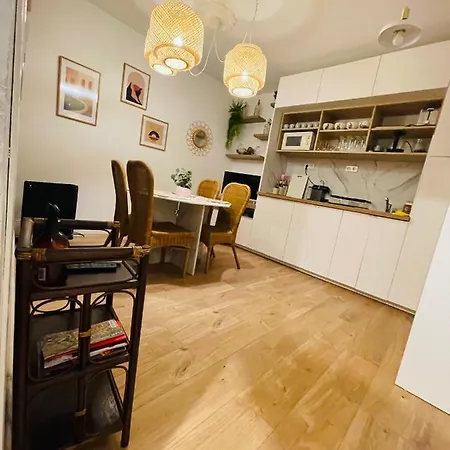 Le Trois Nourrices Apartment Narbonne Exterior photo
